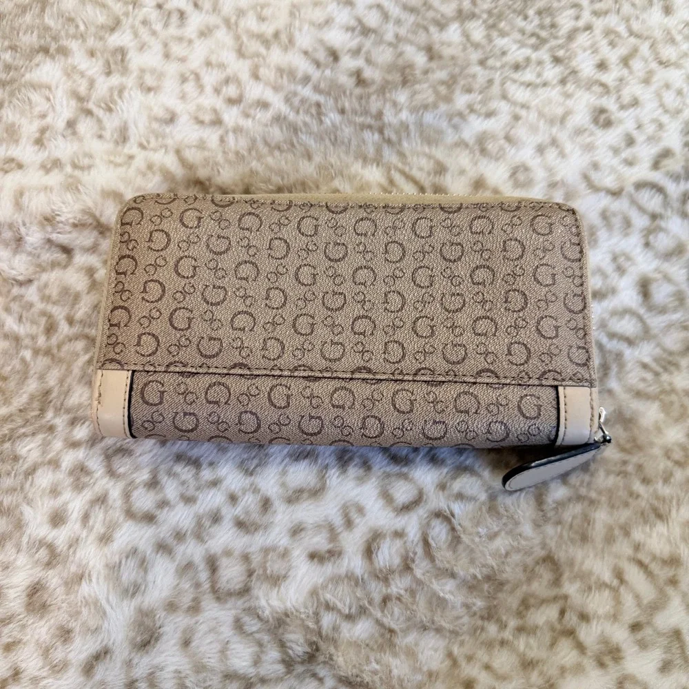 Guess Monogram Zip Around Wallet Tan Brown 4G Logo Print Womens OS Y2K Vibe - Picture 2 of 5